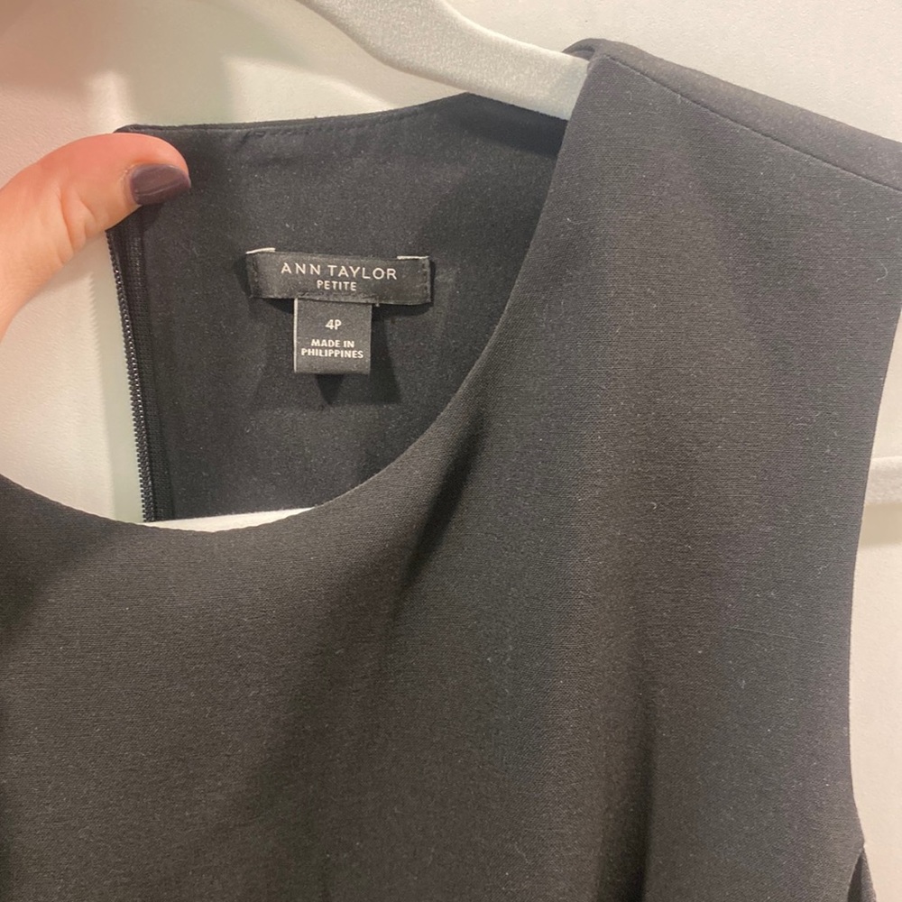 black ann taylor suiting dress size 4 petite im 5'2/3